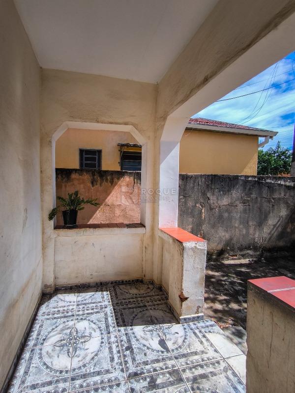 Casa Residencial à venda no bairro Vila Queiroz: VARANDA