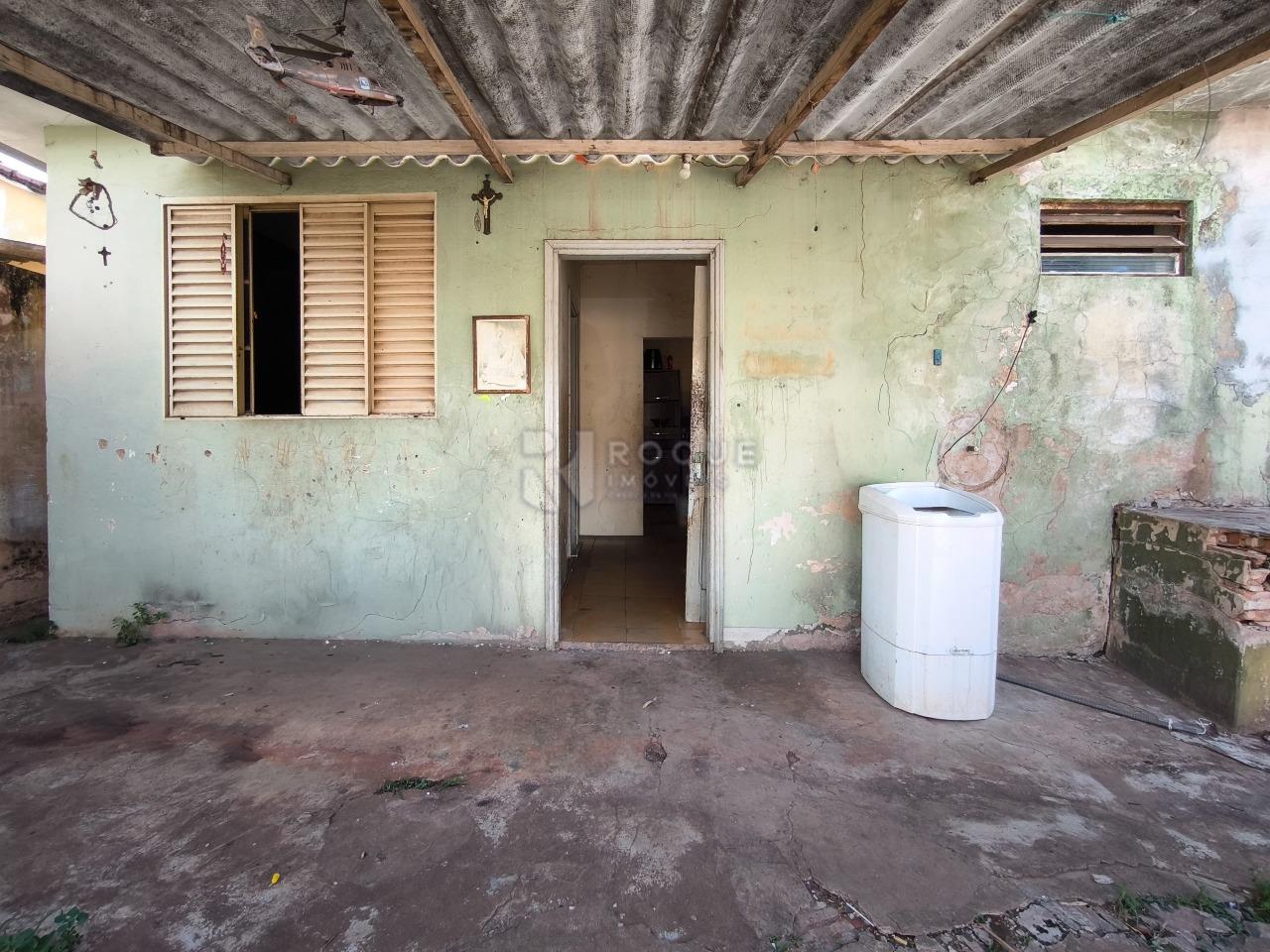 Casa Residencial à venda no bairro Vila Queiroz: ÁREA DE SERVIÇO