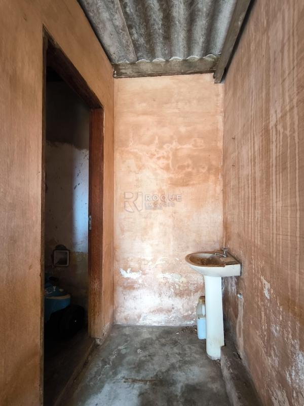 Casa Residencial à venda no bairro Vila Queiroz: LAVABO EDÍCULA