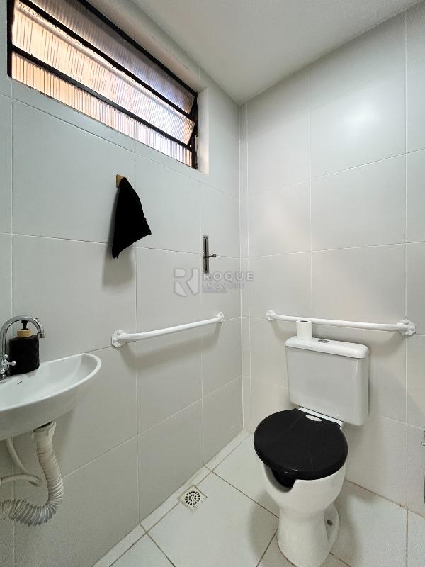 Salas/Conjuntos para aluguel no bairro Centro: WC social em comum 