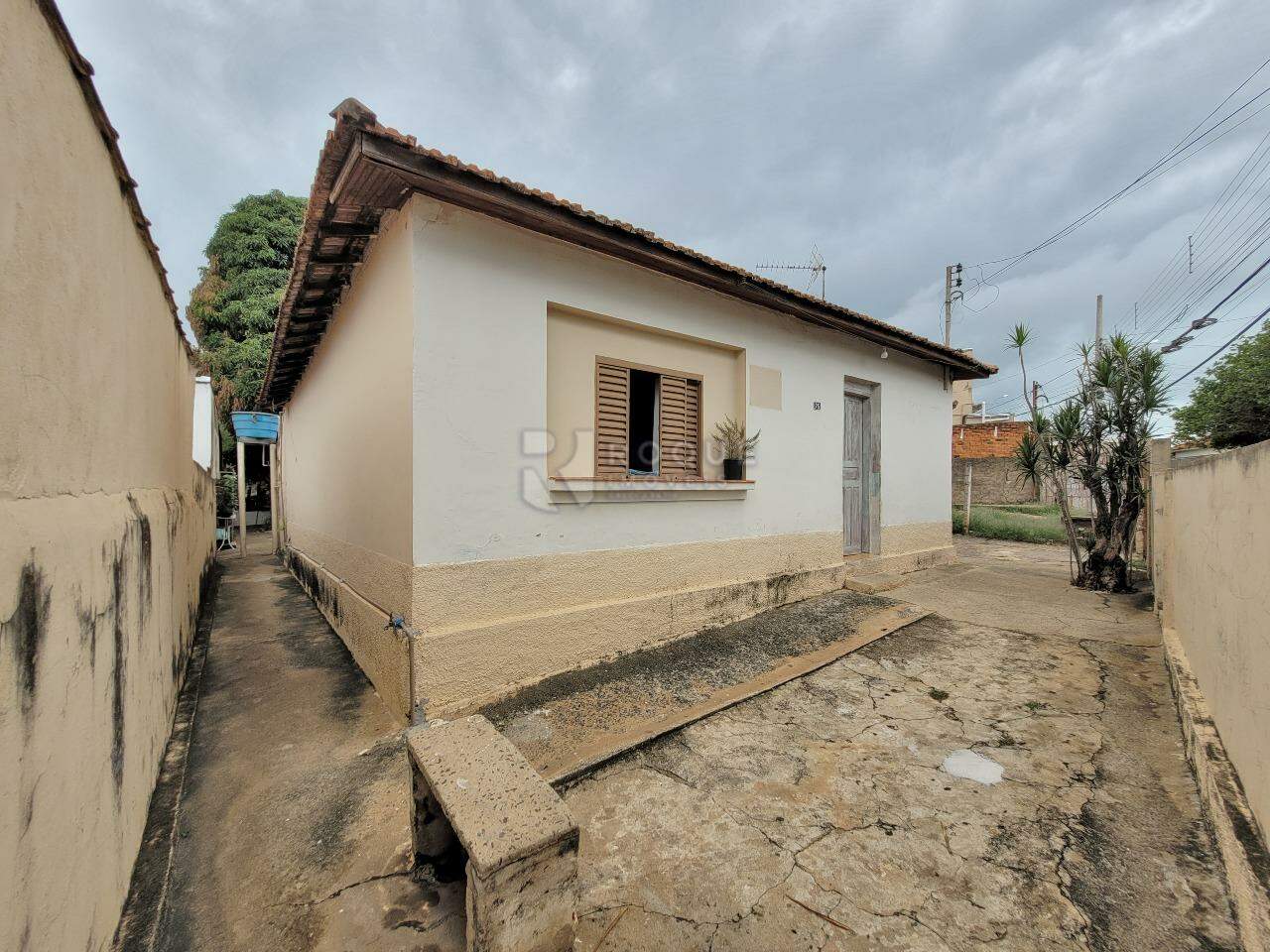 Casa Residencial à venda no bairro Jardim Nova Suiça: FRENTE