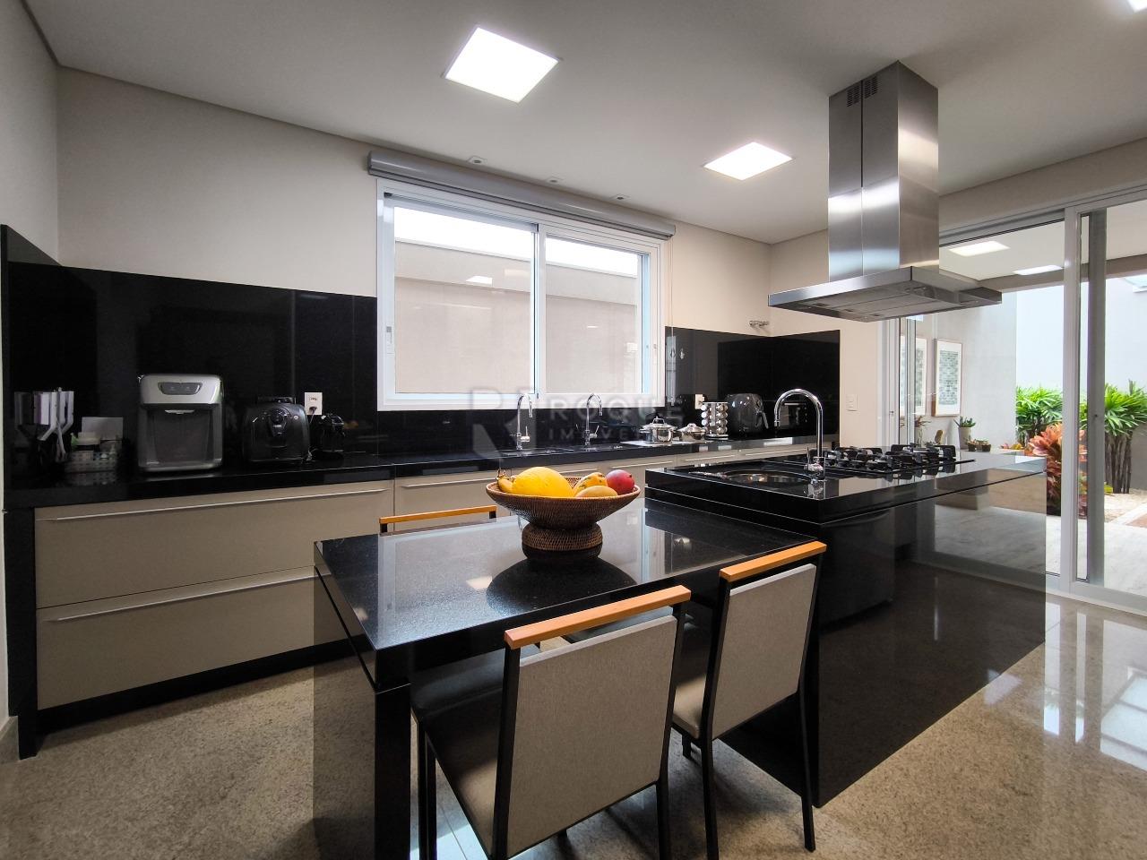 Casa em condomínio à venda no bairro Ville de France: COZINHA