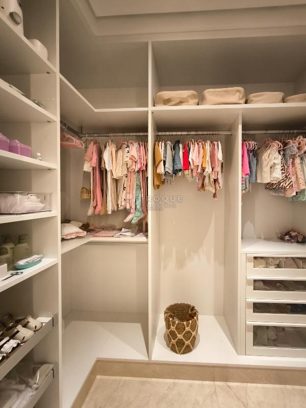 Casa em condomínio à venda no bairro Ville de France: CLOSET SUÍTE 1