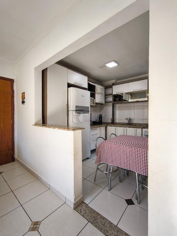 Apartamento à venda no bairro Jardim Nossa Senhora do Amparo: COZINHA