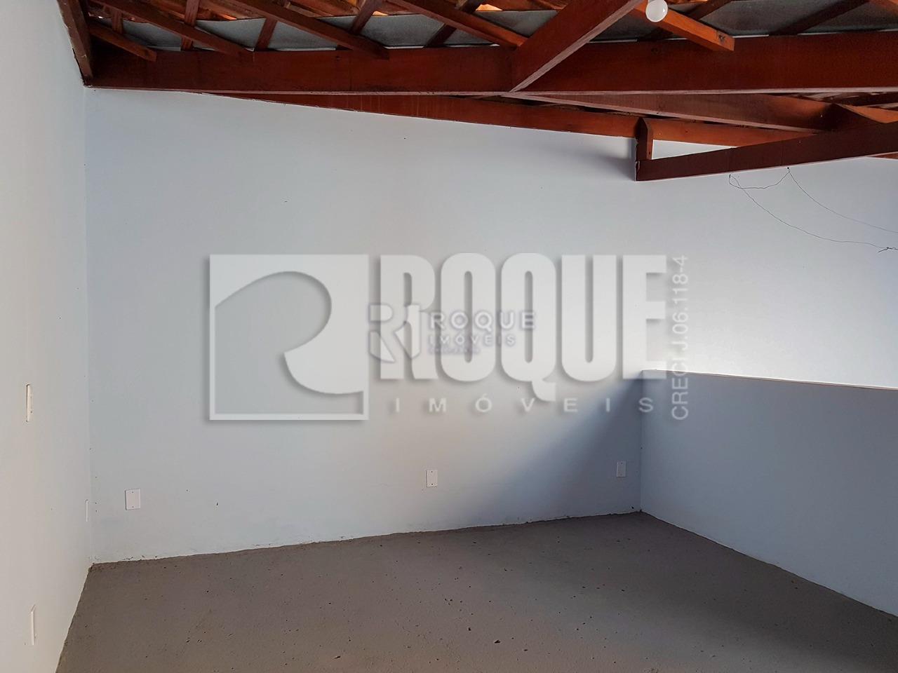 Casa Residencial à venda no bairro Jardim Ipanema: Fundos