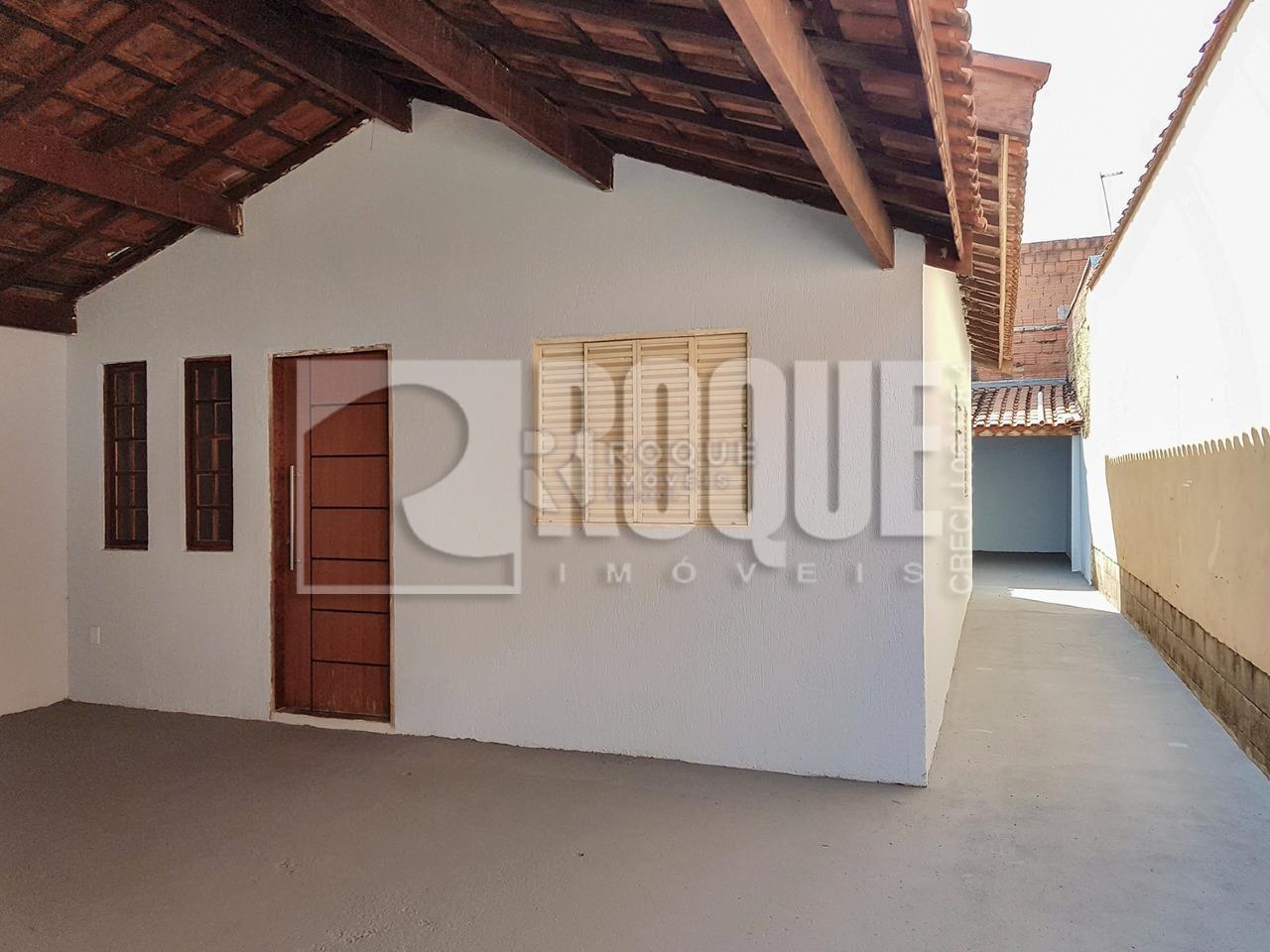 Casa Residencial à venda no bairro Jardim Ipanema: Fachada interna