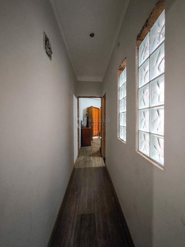 Casa Residencial à venda no bairro Jardim Residencial Recanto Alvorada: CORREDOR INTERNO