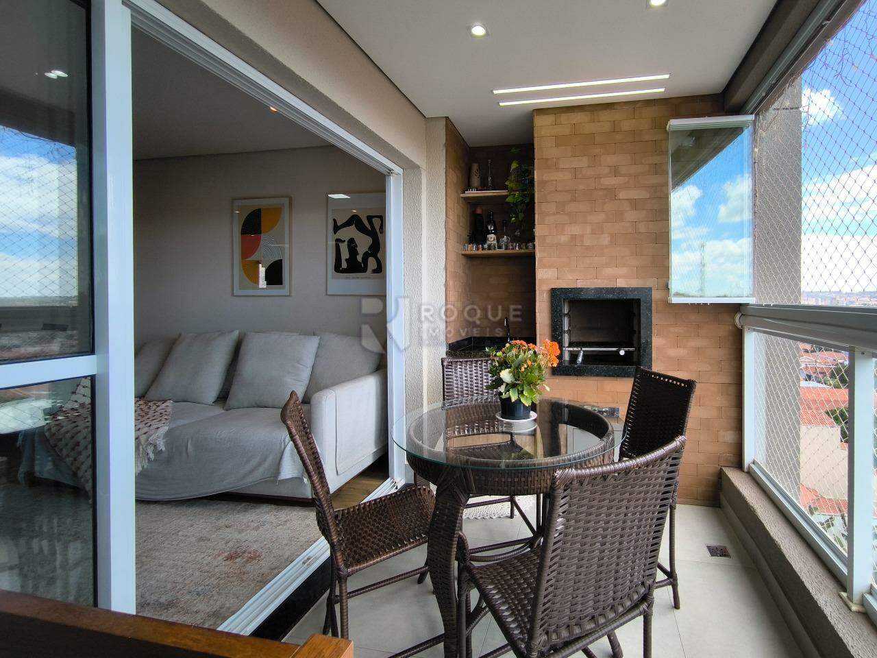 Apartamento à venda no bairro Vila Cristovam: VARANDA GOURMET