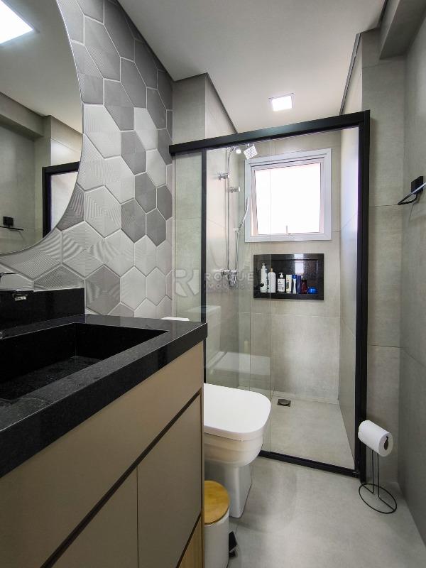 Apartamento à venda no bairro Vila Cristovam: 