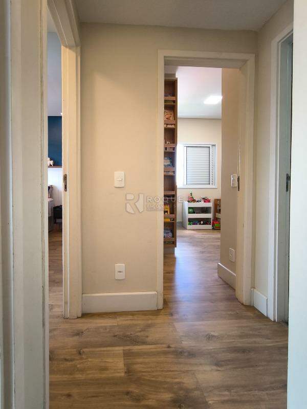 Apartamento à venda no bairro Vila Cristovam: ÁREA DE CIRCULAÇÃO