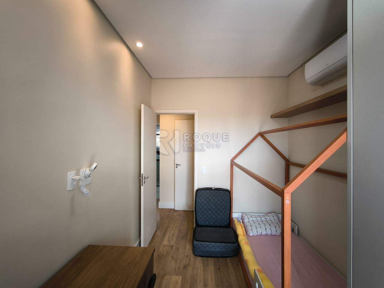 Apartamento à venda no bairro Vila Cristovam: DORMITÓRIO 1