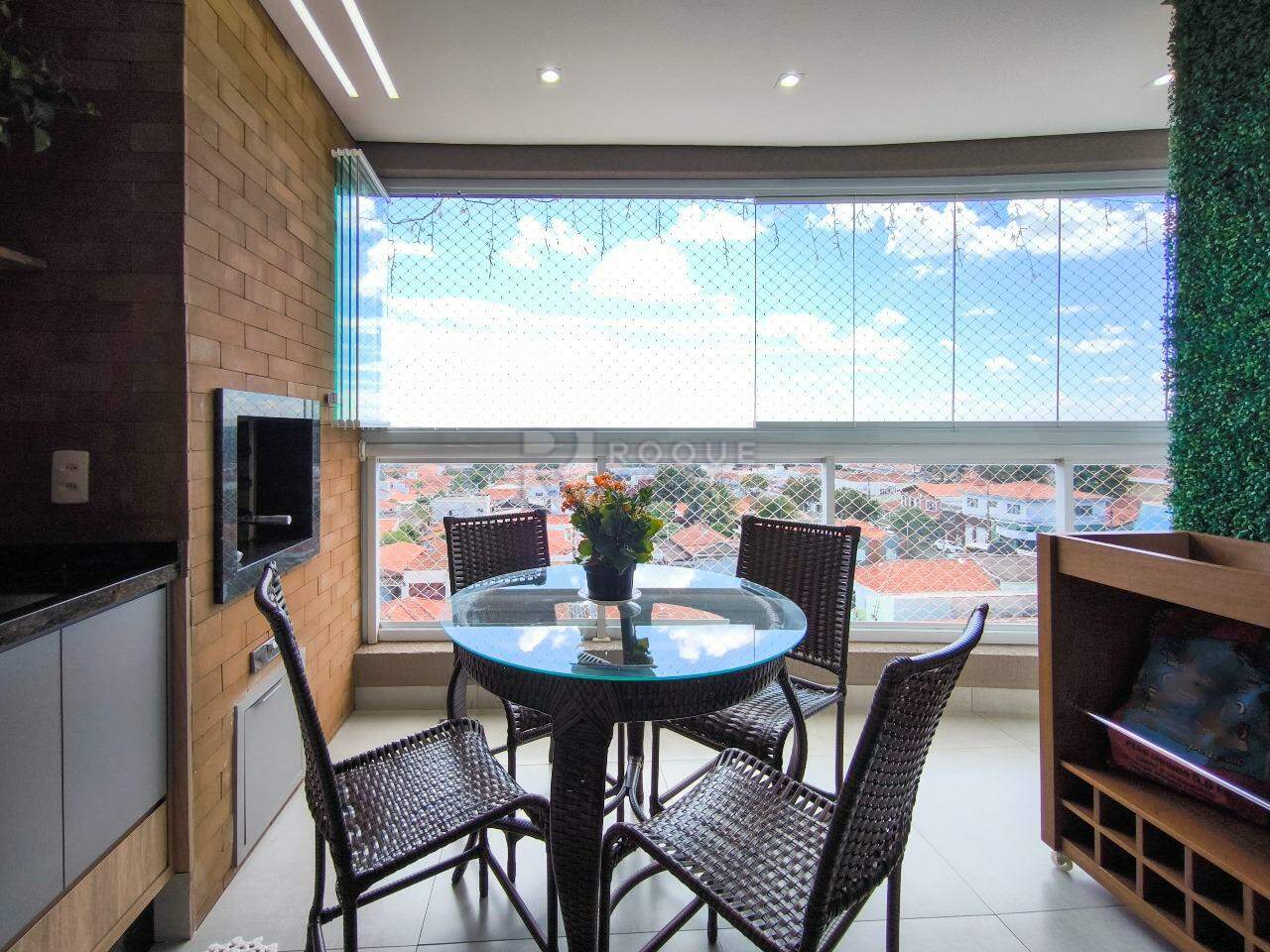 Apartamento à venda no bairro Vila Cristovam: VARANDA GOURMET