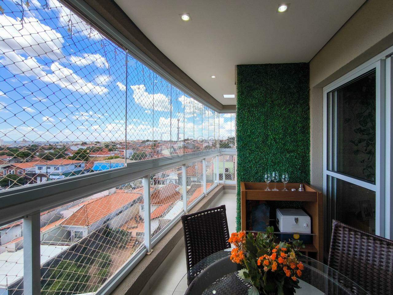 Apartamento à venda no bairro Vila Cristovam: VARANDA GOURMET