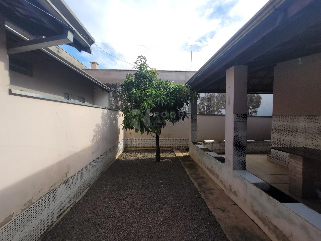 Casa Residencial à venda no bairro Jardim Caieira: QUINTAL