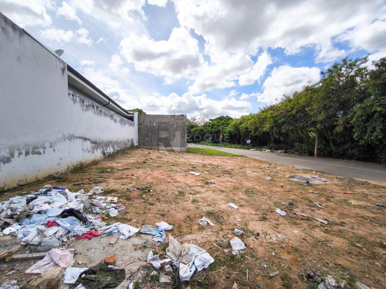 Terreno à venda no bairro Jardim Residencial Antonio Simonetti: 
