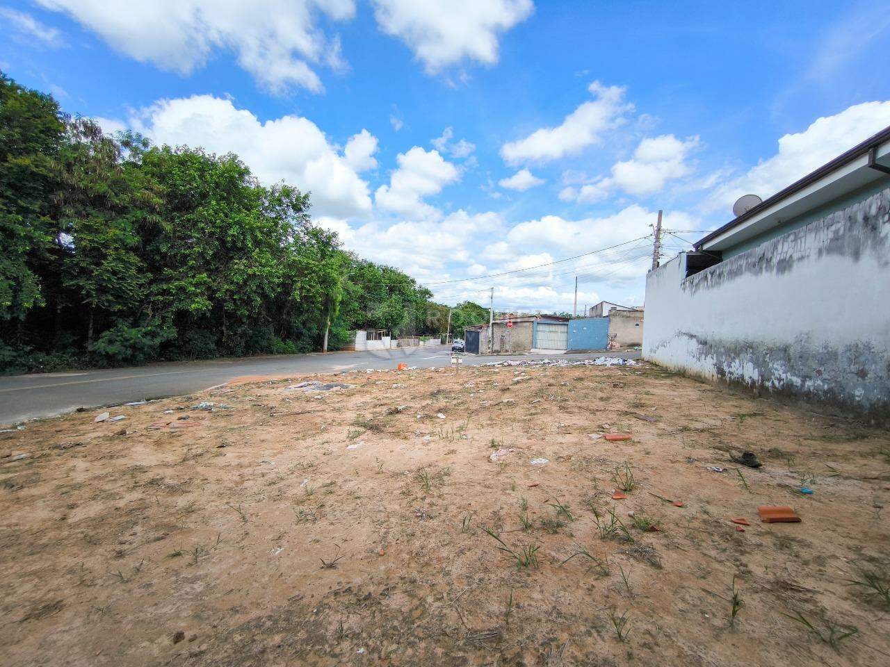 Terreno à venda no bairro Jardim Residencial Antonio Simonetti: 