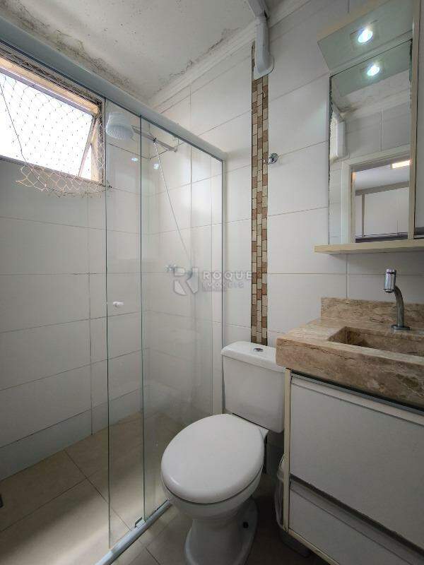 Apartamento à venda no bairro Vila Camargo: WC SUÍTE