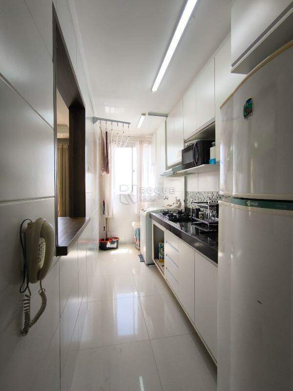 Apartamento à venda no bairro Vila Camargo: COZINHA