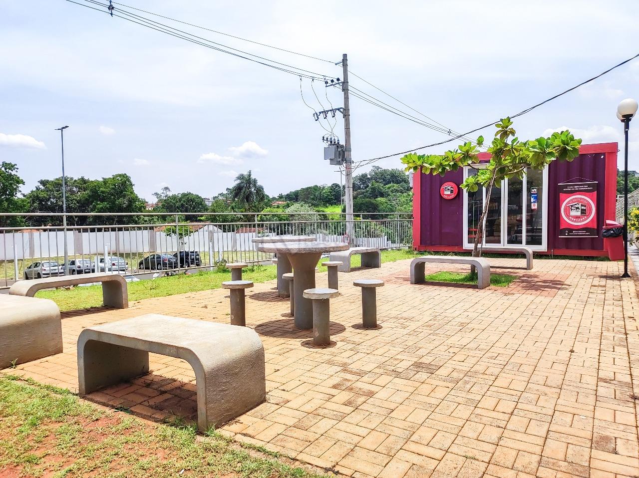 Apartamento para aluguel no bairro Parque Hippolyto: PRAÇA