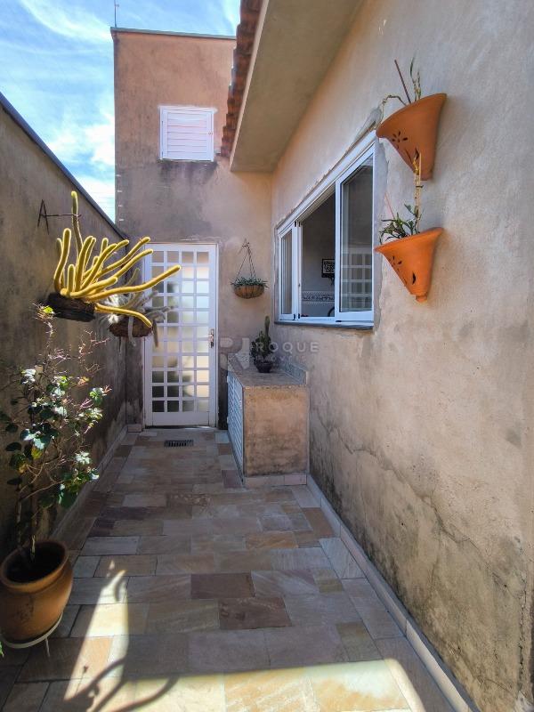 Casa Residencial à venda no bairro Jardim das Palmeiras: LATERAL EXTERNA