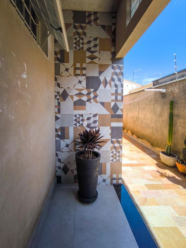 Casa Residencial à venda no bairro Jardim das Palmeiras: ÁREA DE CIRCULAÇÃO