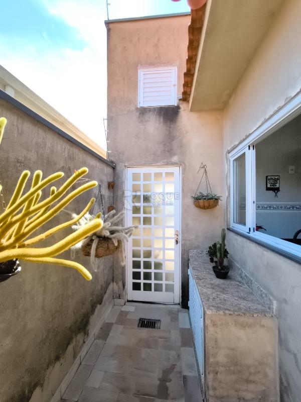 Casa Residencial à venda no bairro Jardim das Palmeiras: LATERAL EXTERNA