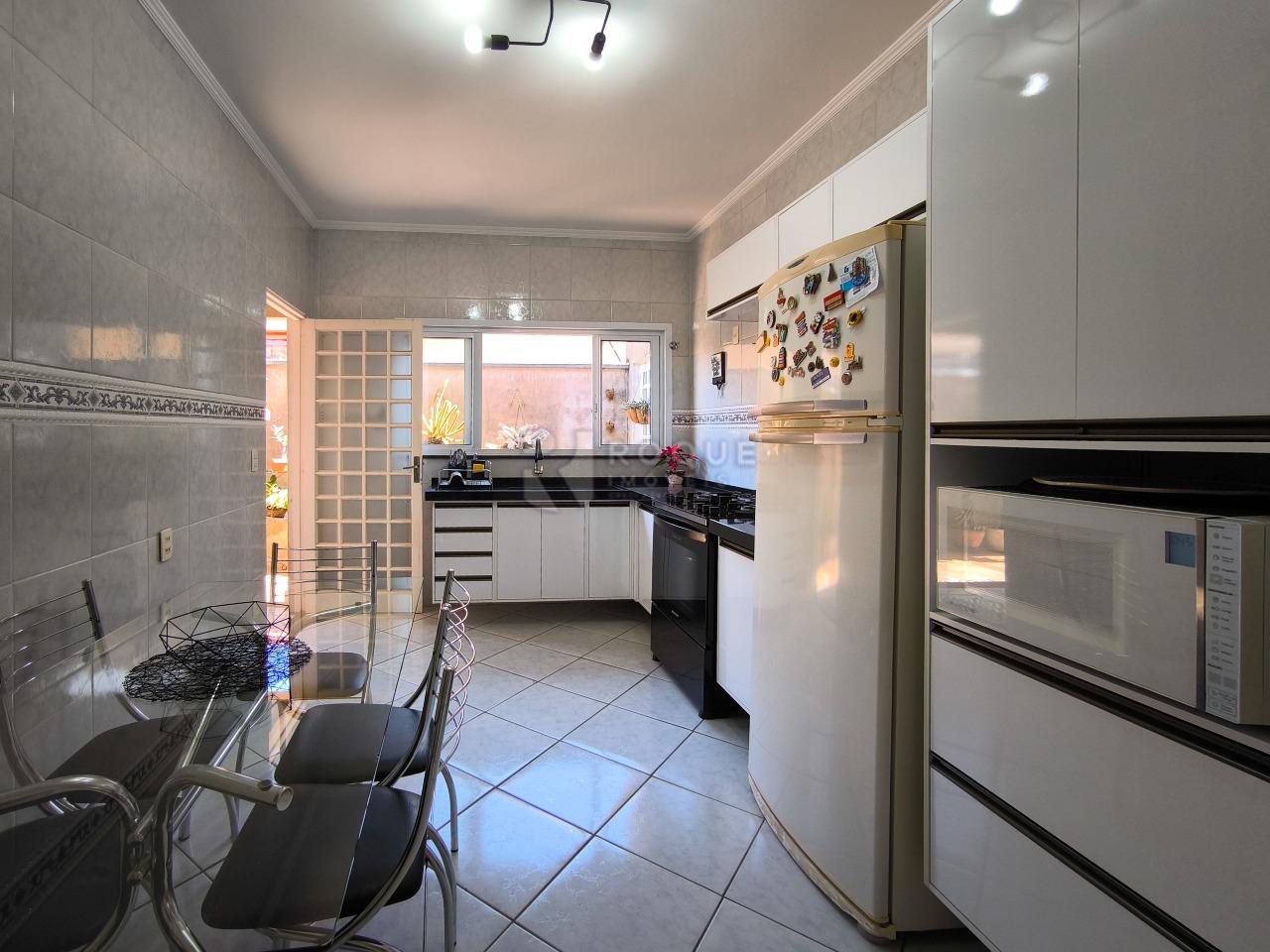 Casa Residencial à venda no bairro Jardim das Palmeiras: COZINHA