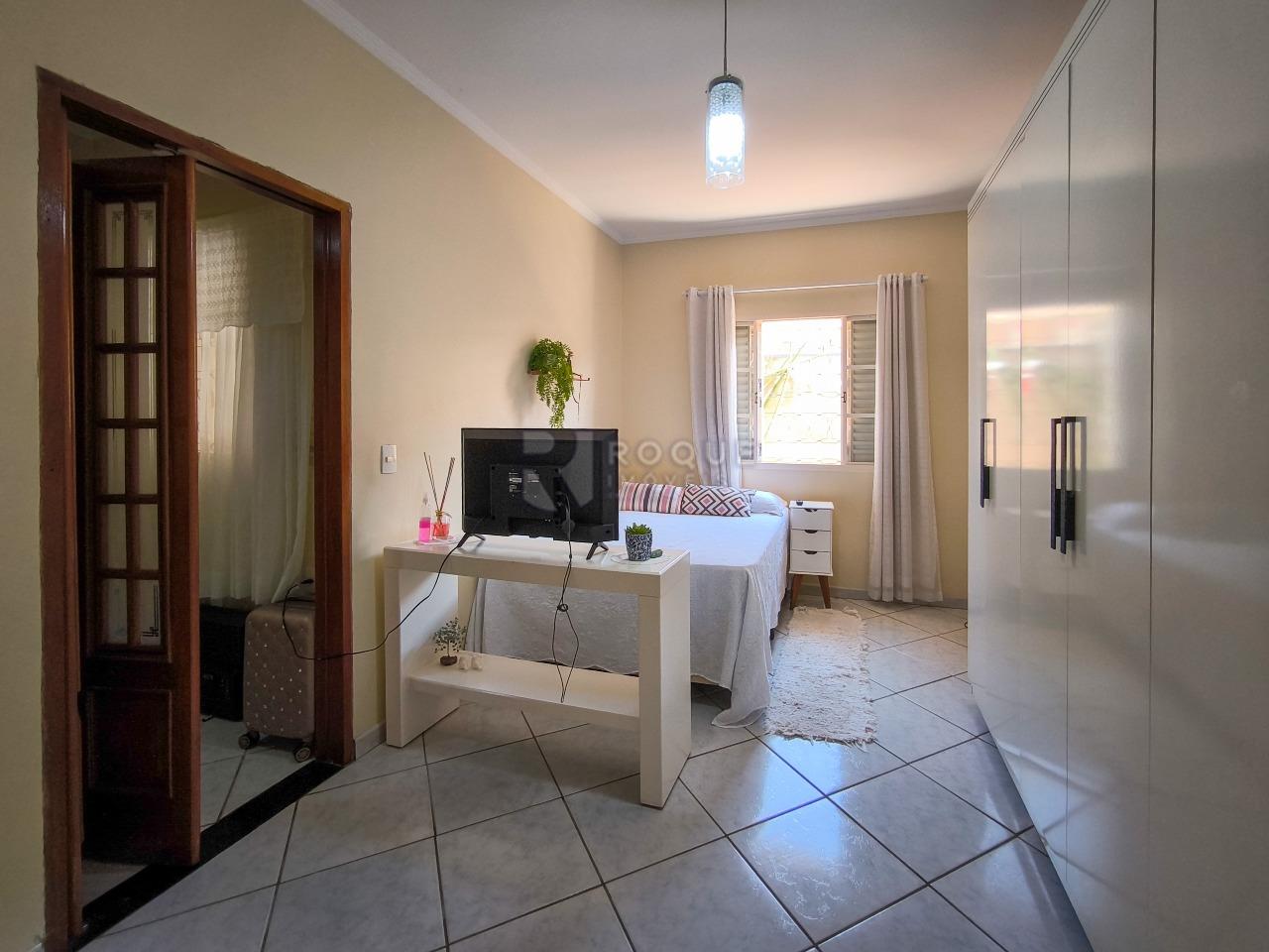 Casa Residencial à venda no bairro Jardim das Palmeiras: DORMITÓRIO 1