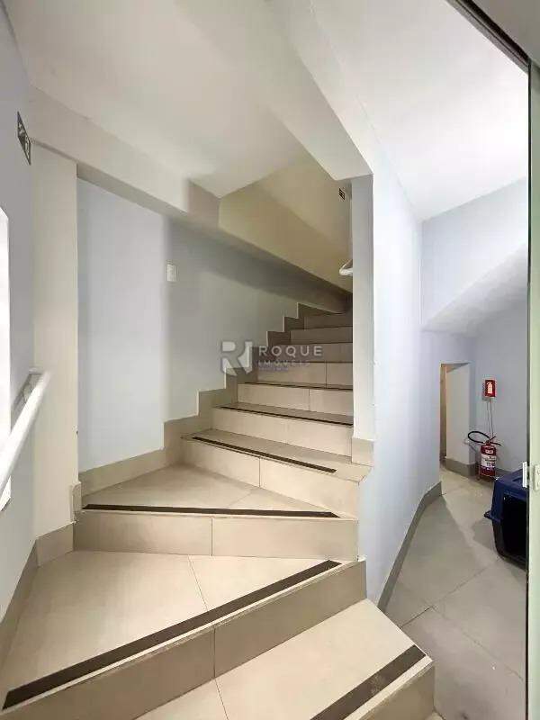 Casa com salão para aluguel no bairro Jardim Nova Itália: Acesso segundo andar