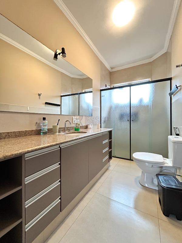 Casa Residencial para aluguel no bairro Jardim Nova Itália: WC suíte 