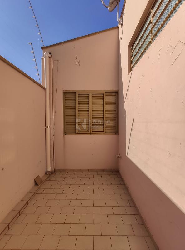 Casa Residencial à venda no bairro Jardim Nova Itália: Jardim de inverno 