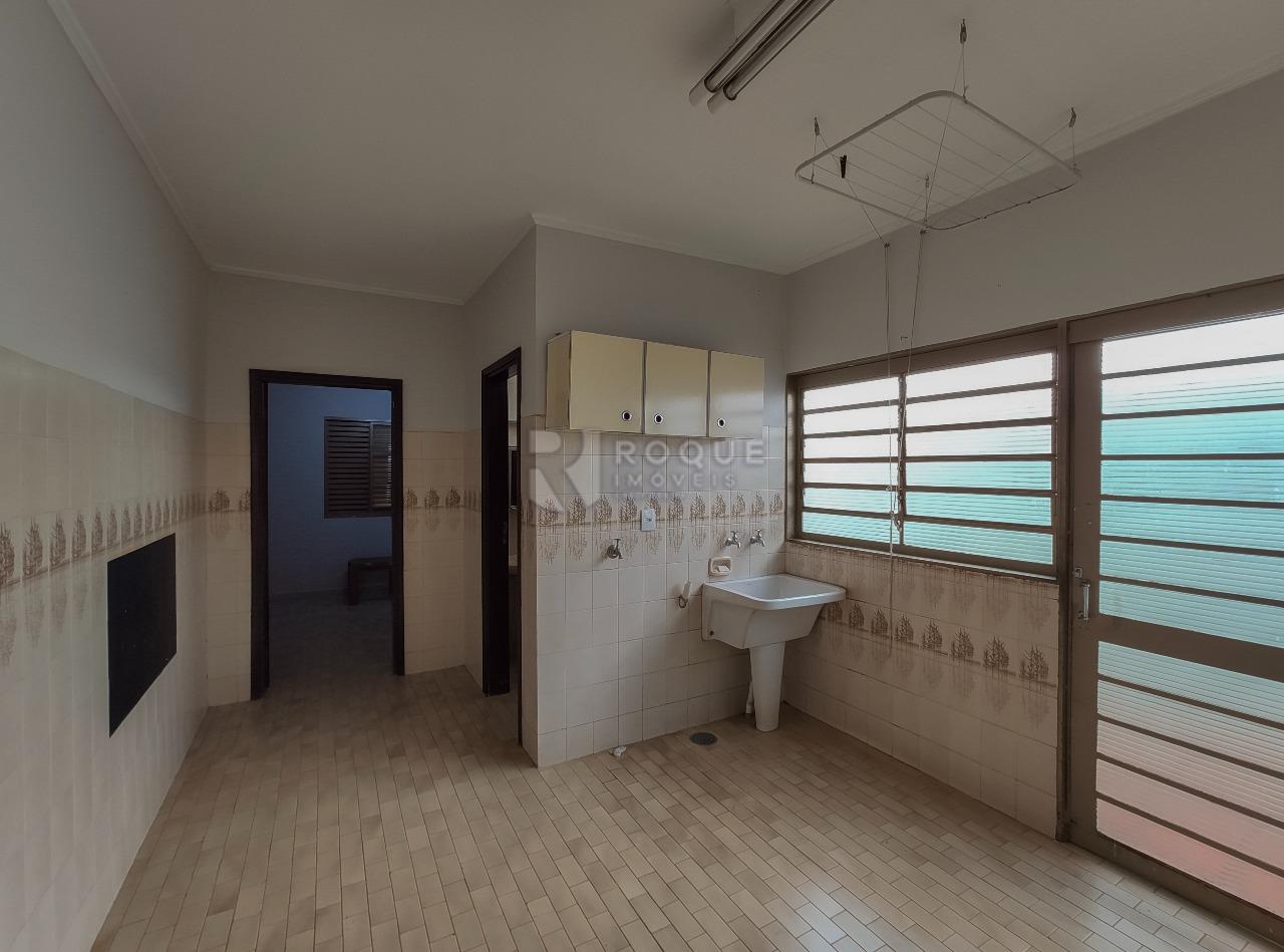 Casa Residencial à venda no bairro Jardim Nova Itália: Área de serviço 