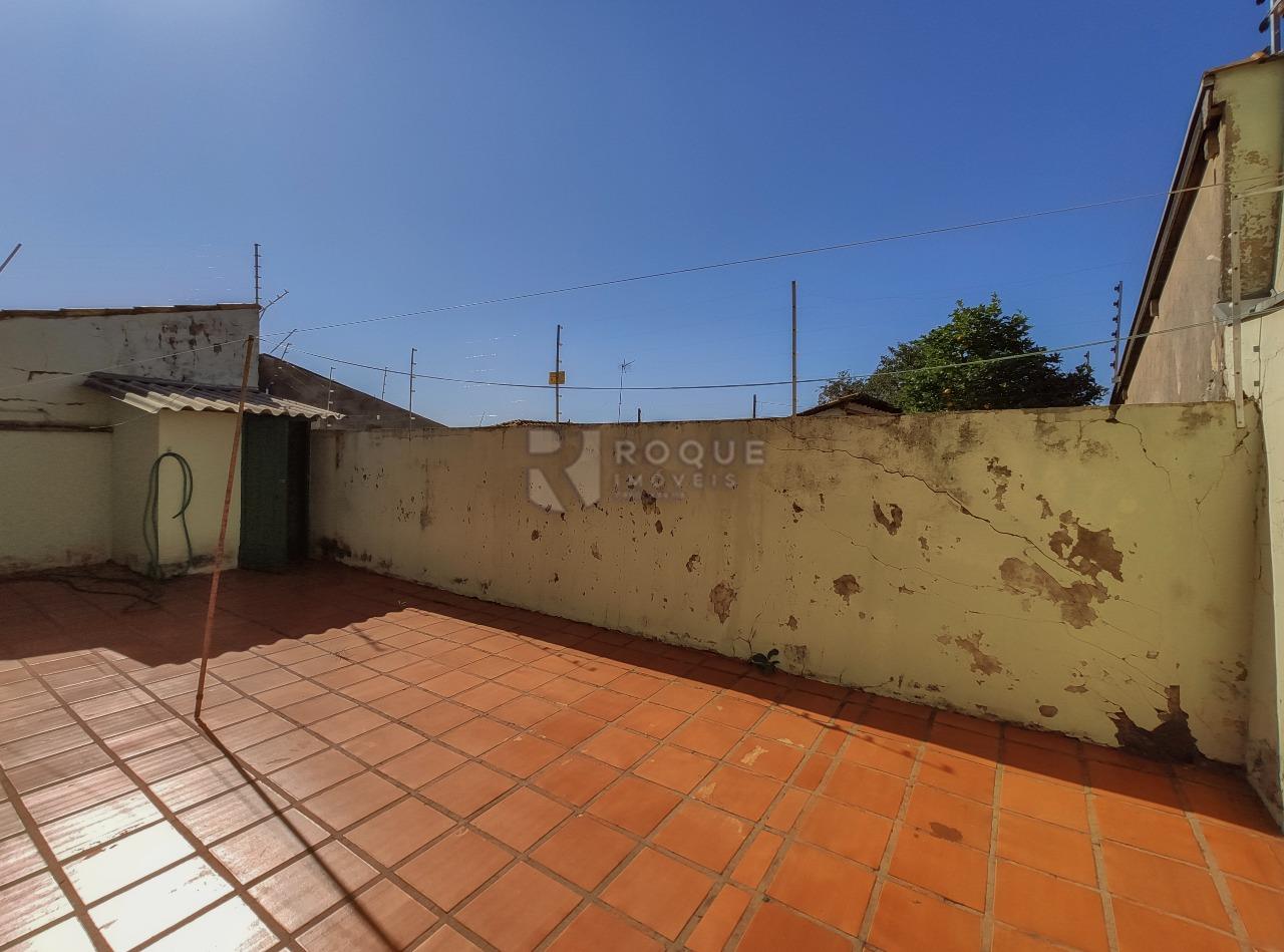 Casa Residencial à venda no bairro Jardim Nova Itália: Fundo 