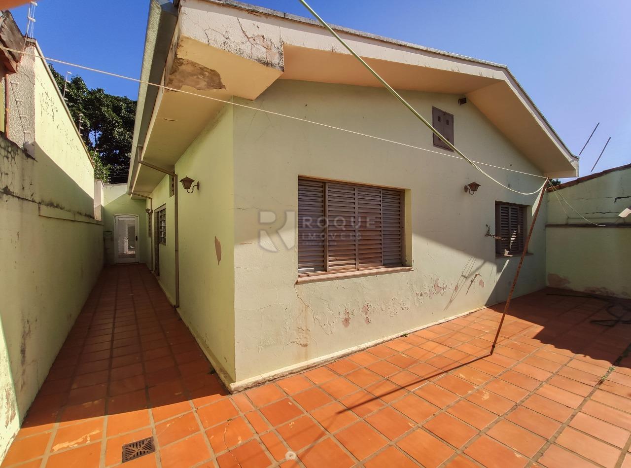 Casa Residencial à venda no bairro Jardim Nova Itália: Fundo 