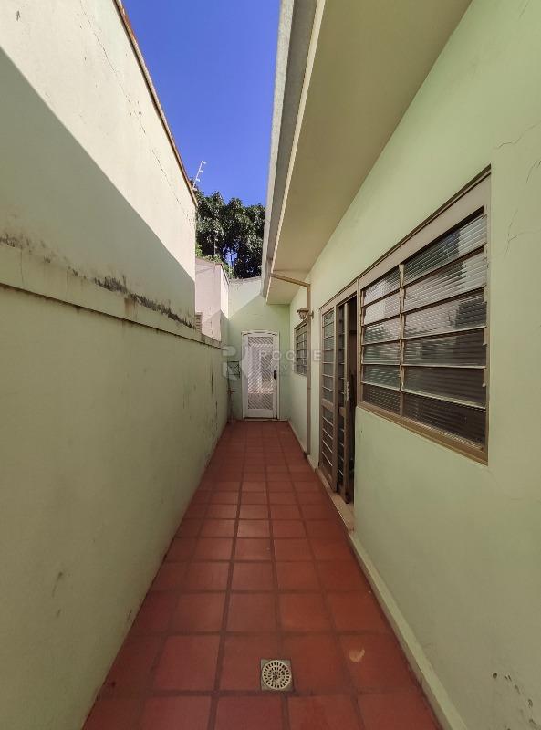 Casa Residencial à venda no bairro Jardim Nova Itália: Corredor 