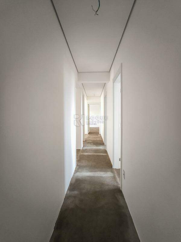 Apartamento à venda no bairro Jardim Aquárius: CORREDOR INTERNO