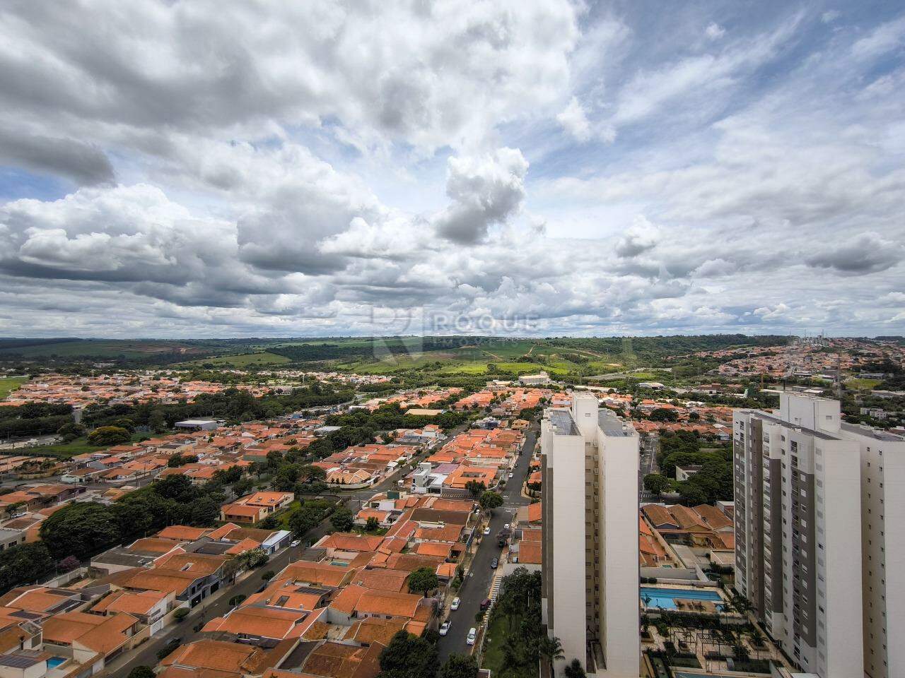 Apartamento à venda no bairro Jardim Aquárius: VISTA PARCIAL SUÍTE 2