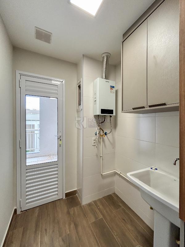 Apartamento para aluguel no bairro Vila Santa Rosália: Área de serviço 