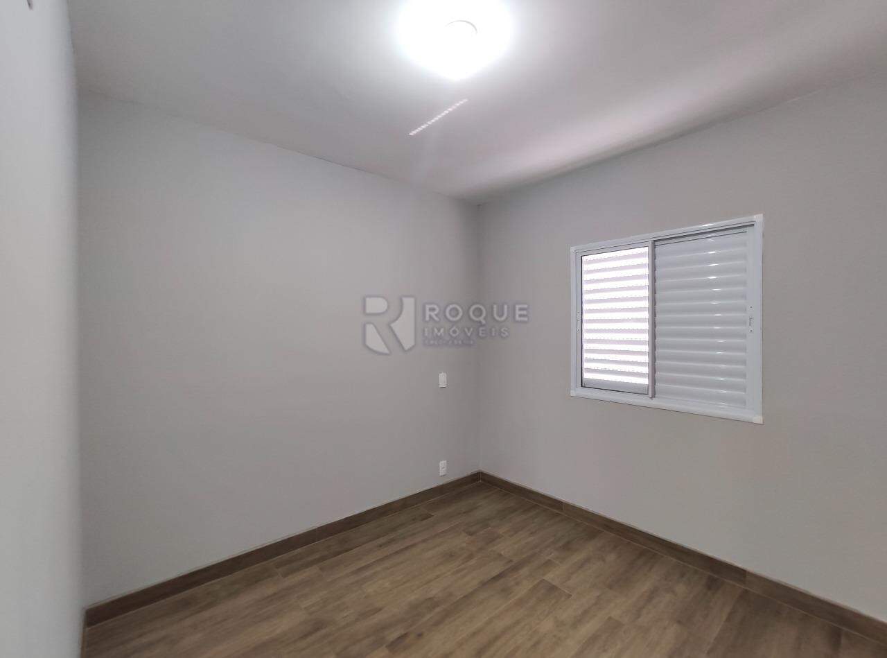 Apartamento à venda no bairro Jardim Santa Adélia: Dormitório 2