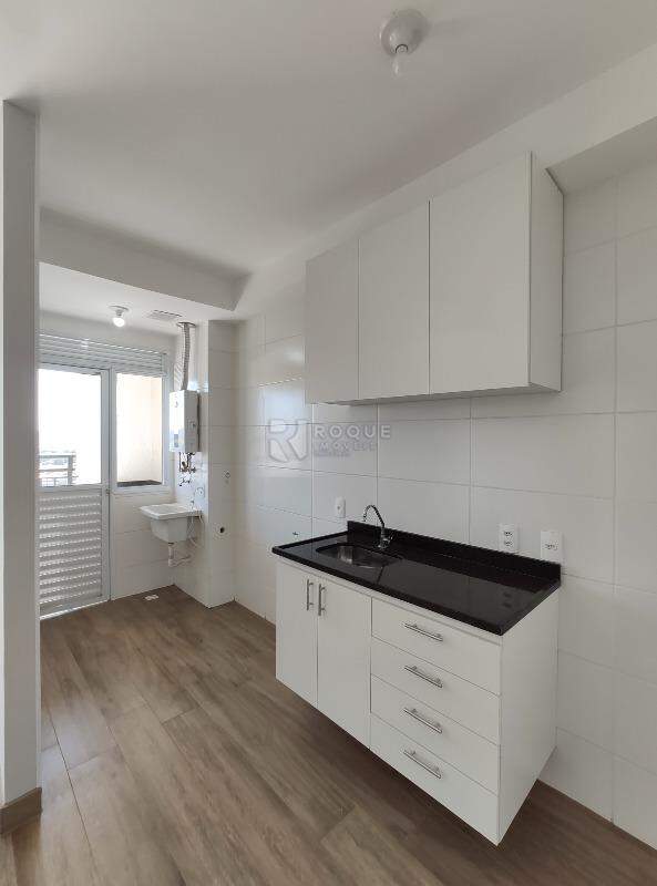 Apartamento à venda no bairro Jardim Santa Adélia: Cozinha