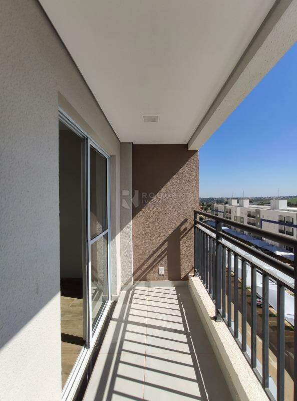 Apartamento à venda no bairro Jardim Santa Adélia: Sacada