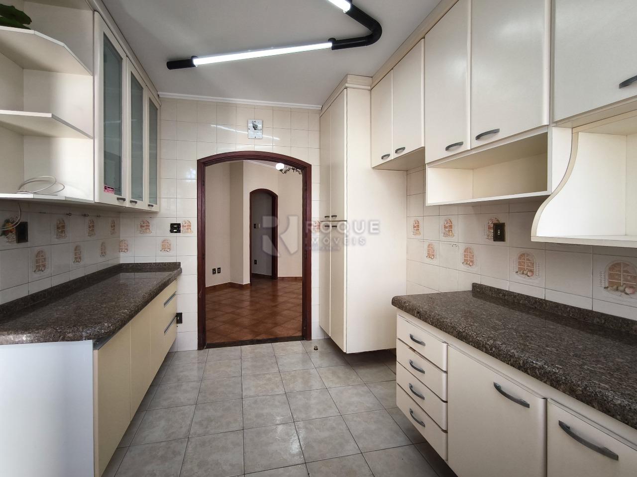 Casa Residencial à venda no bairro Jardim Mediterrâneo: COZINHA