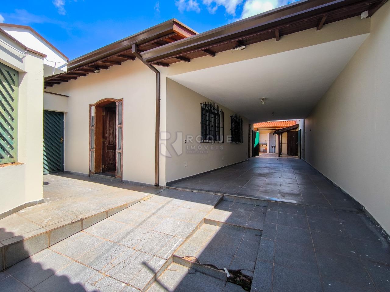 Casa Residencial à venda no bairro Jardim Mediterrâneo: FRENTE