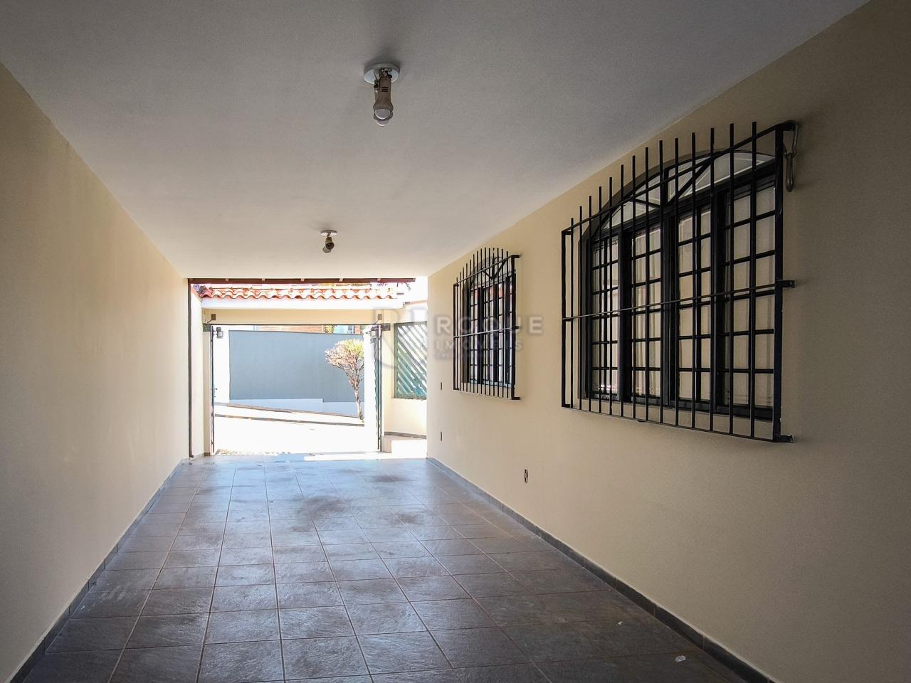 Casa Residencial à venda no bairro Jardim Mediterrâneo: GARAGEM