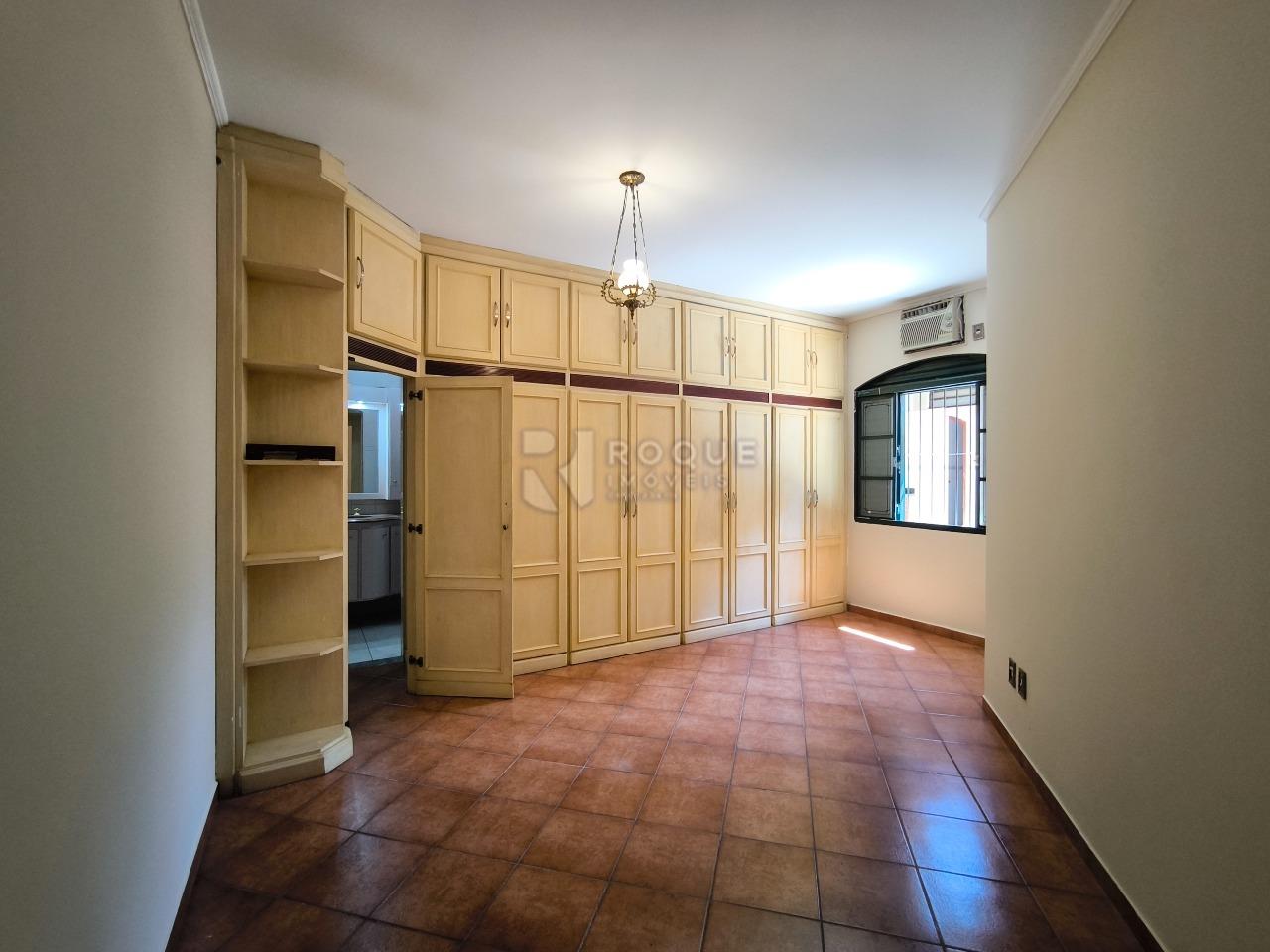 Casa Residencial à venda no bairro Jardim Mediterrâneo: SUÍTE