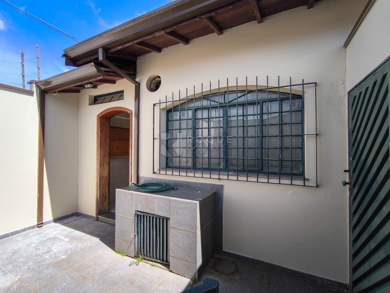 Casa Residencial à venda no bairro Jardim Mediterrâneo: ÁREA DE VARAL