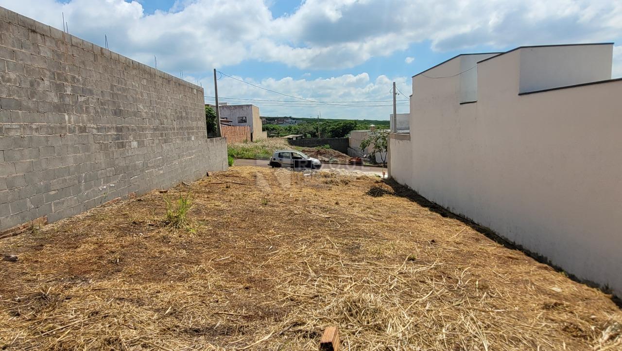 Terreno à venda no bairro Residencial Colinas do Engenho I: 