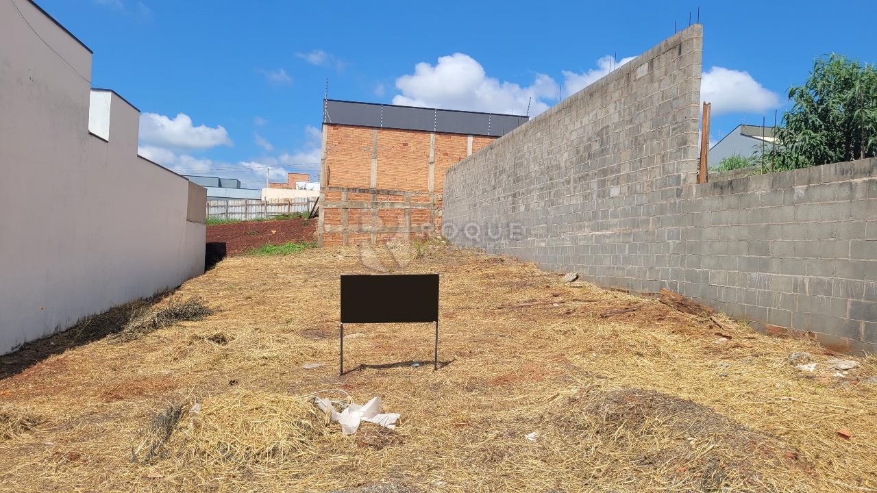 Terreno à venda no bairro Residencial Colinas do Engenho I: 