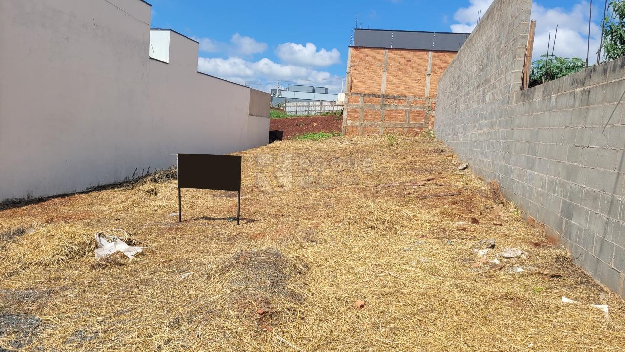 Terreno à venda no bairro Residencial Colinas do Engenho I: 