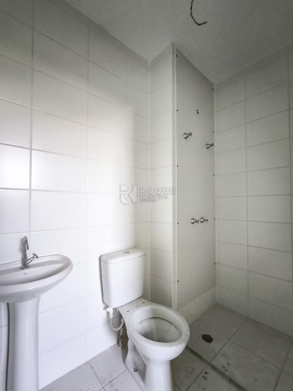 Apartamento à venda no bairro Chácaras Antonieta: WC SUÍTE
